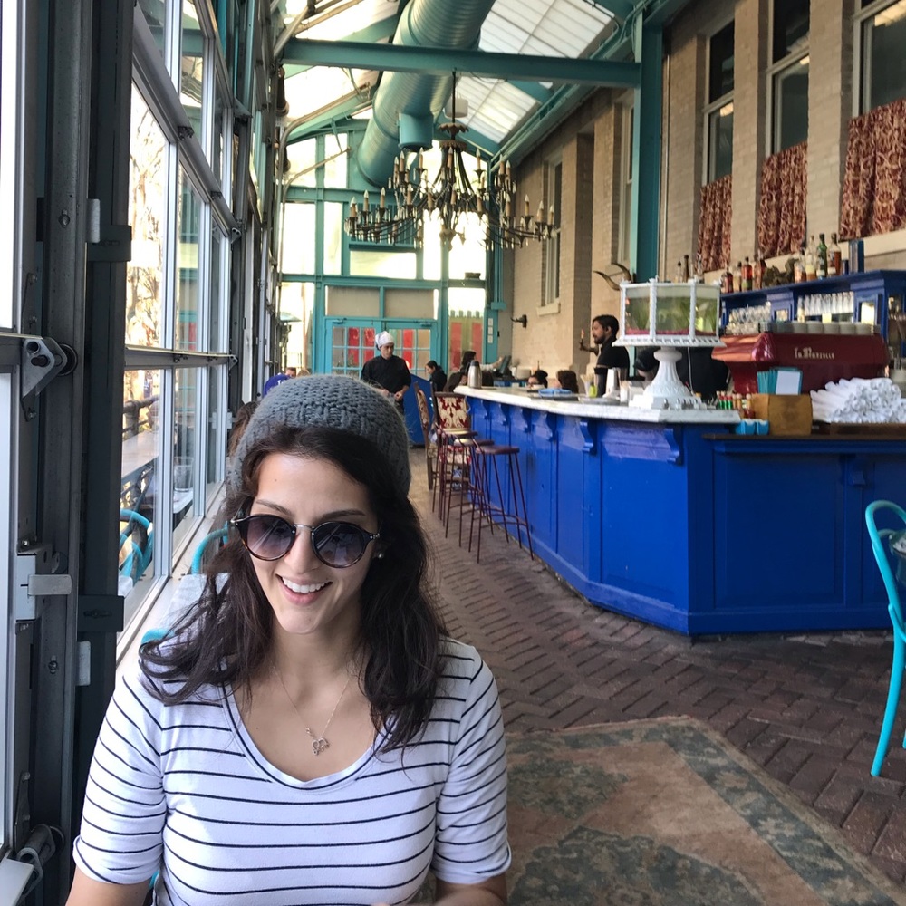 Meet your Posher, Ariana